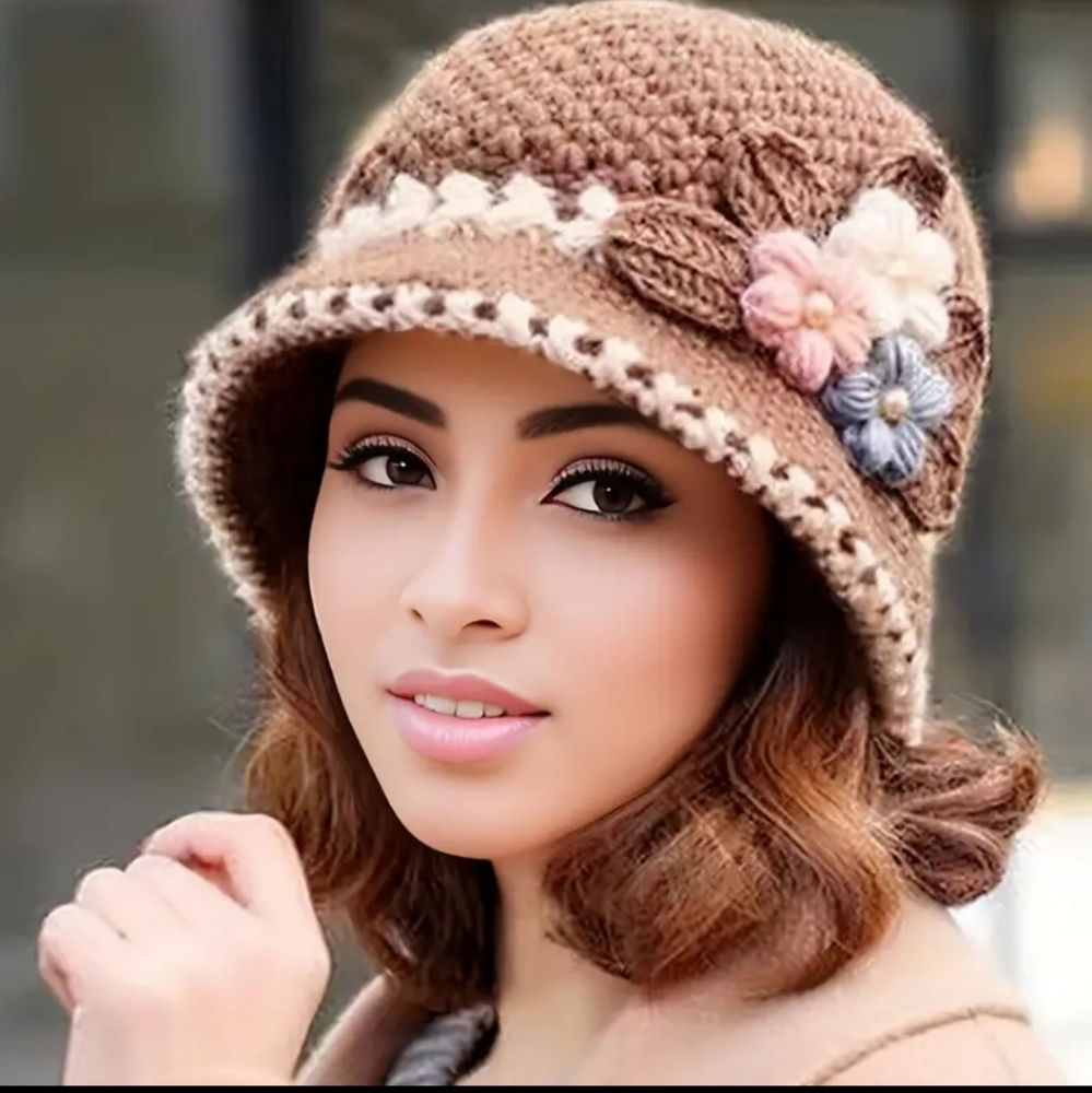 Crochet Knit 3-Flowers Cloche Hat Lined, Lightweight Warm, Brown, NEW